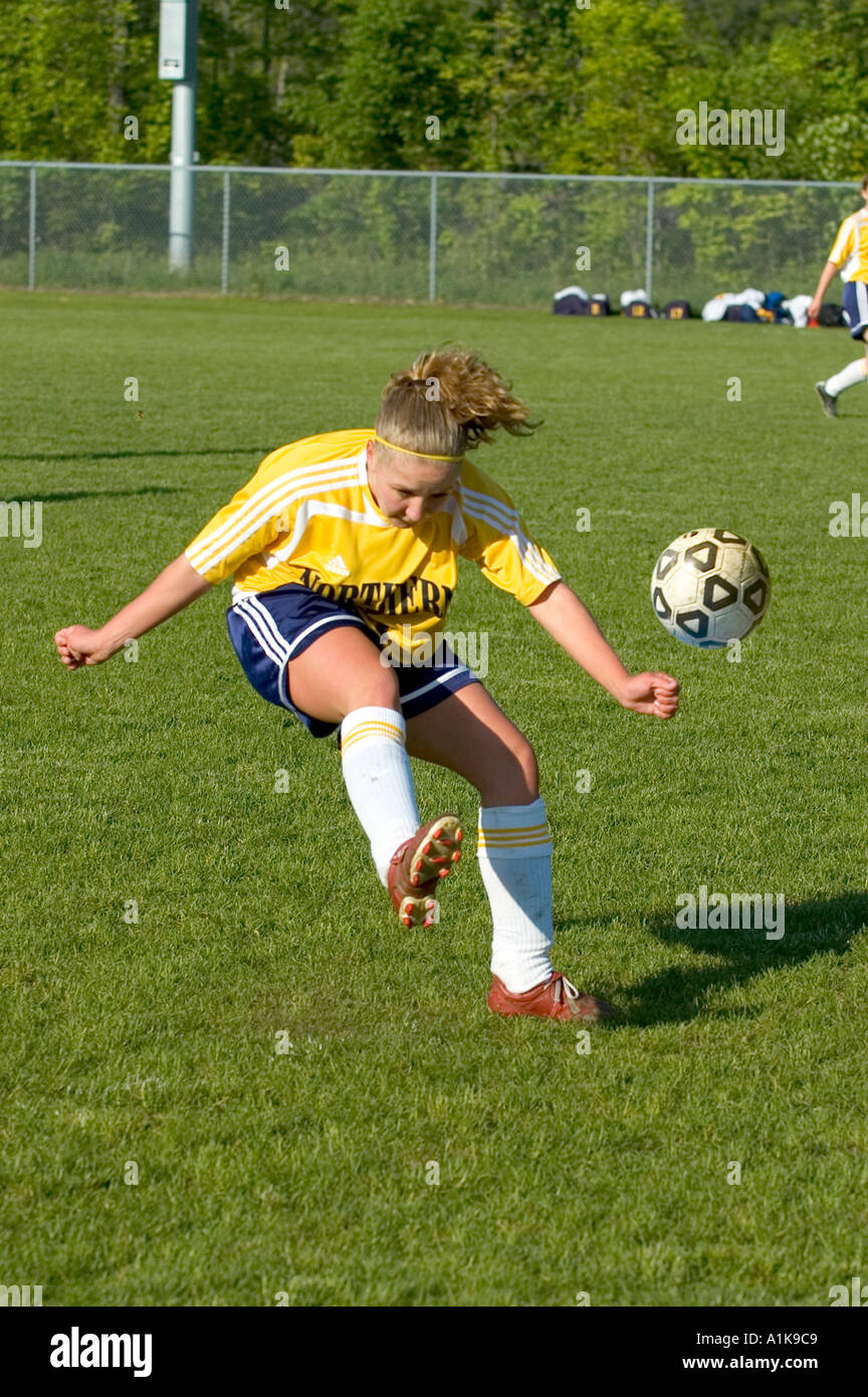 High School-weibliche Fußball-Futbol-Fußball-Action Port Huron, Michigan Stockfoto