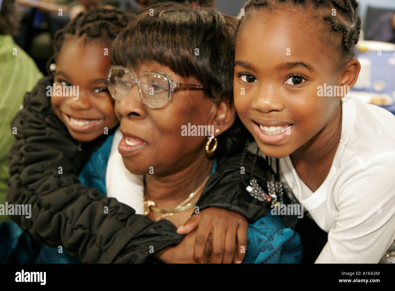 Miami Gardens Florida, Großeltern, die Enkelkinder großziehen, schätzen Frühstück, Community Development Corporation, Familie, Eltern, Kind Stockfoto