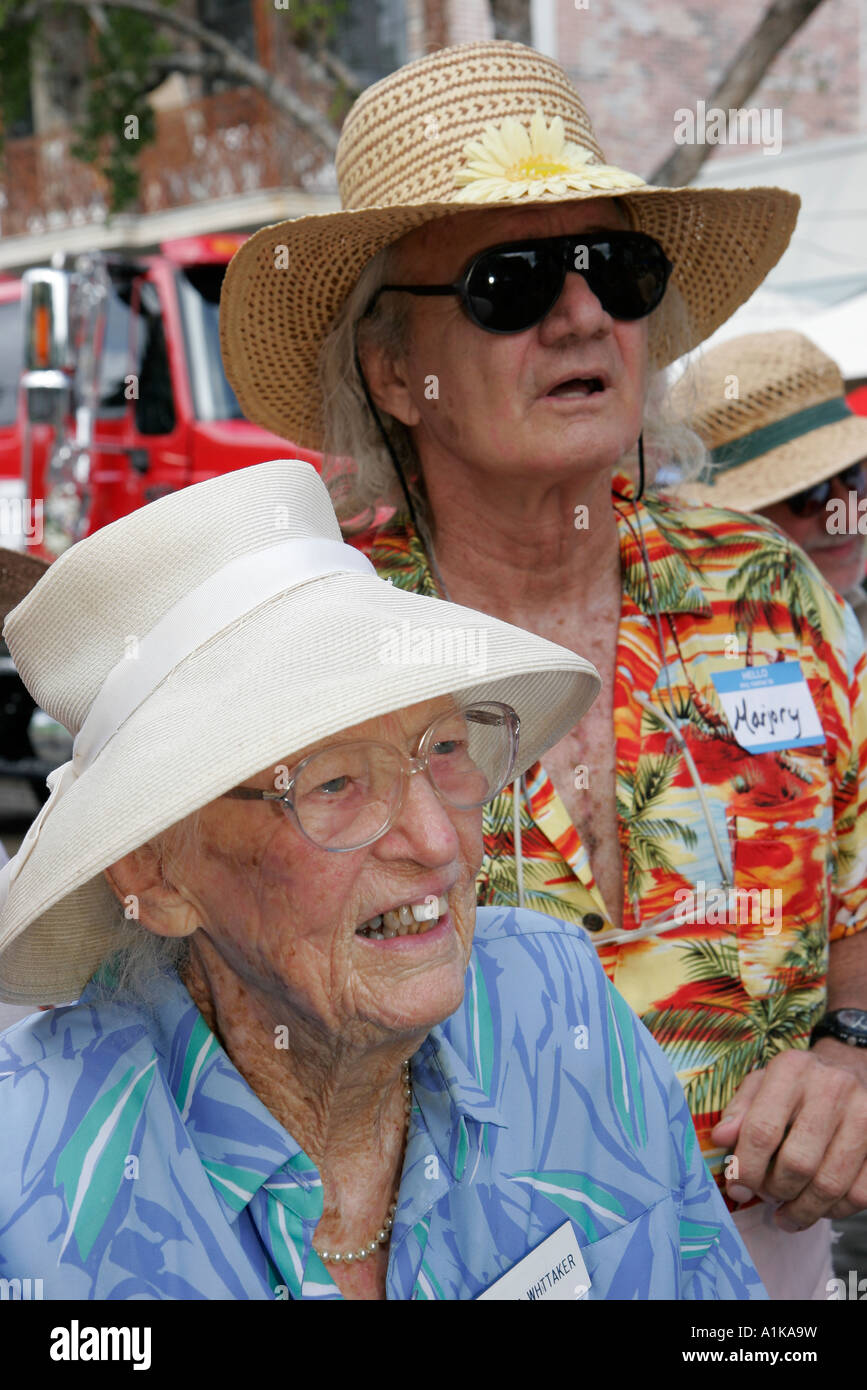 Florida, Coconut Grove, King Mango Strut, jährliche Satire Parade, lustig, Humor, humorvoll, Humor, humorvoll, Spoof, Parodie, gekleidet als Marjory Stoneman Douglas, FL06 Stockfoto