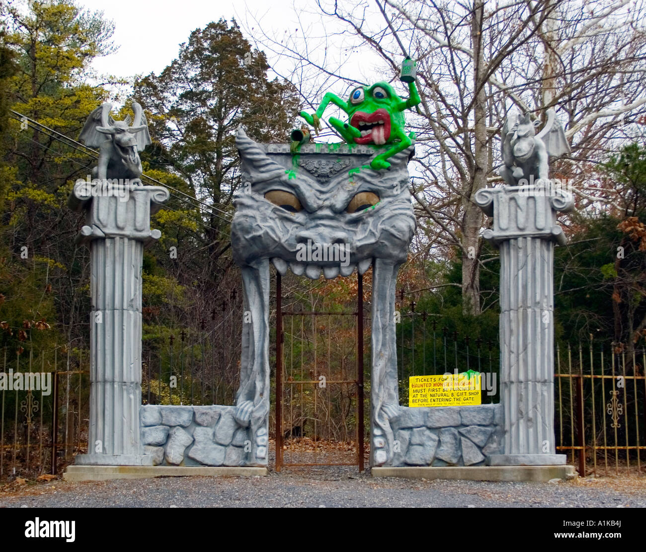 Professor Clines Haunted Monster Museumseingang im Natural Bridge Virginia Stockfoto