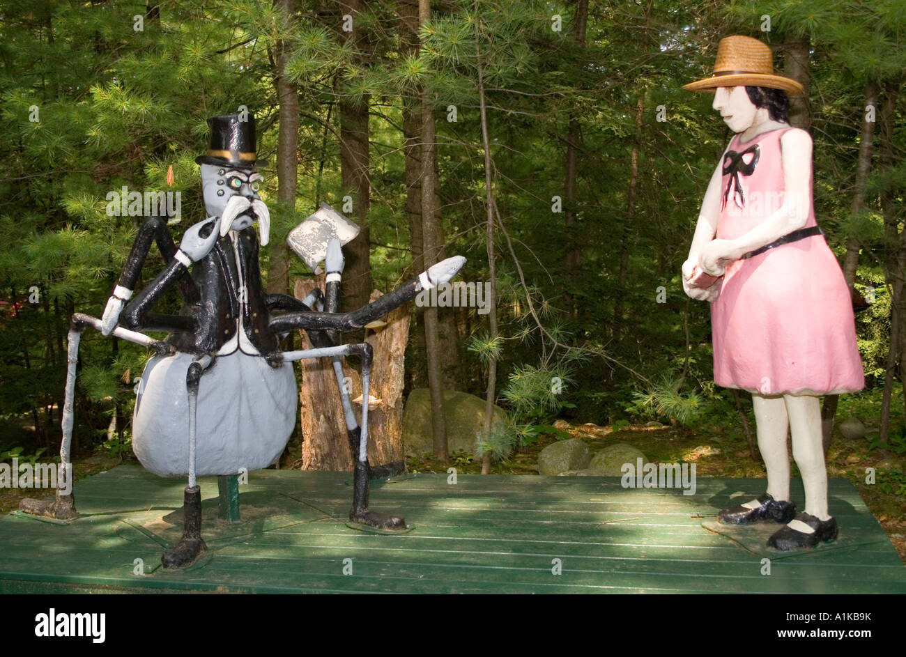 Märchenfiguren im Zauberwald in Lake George New York Stockfoto