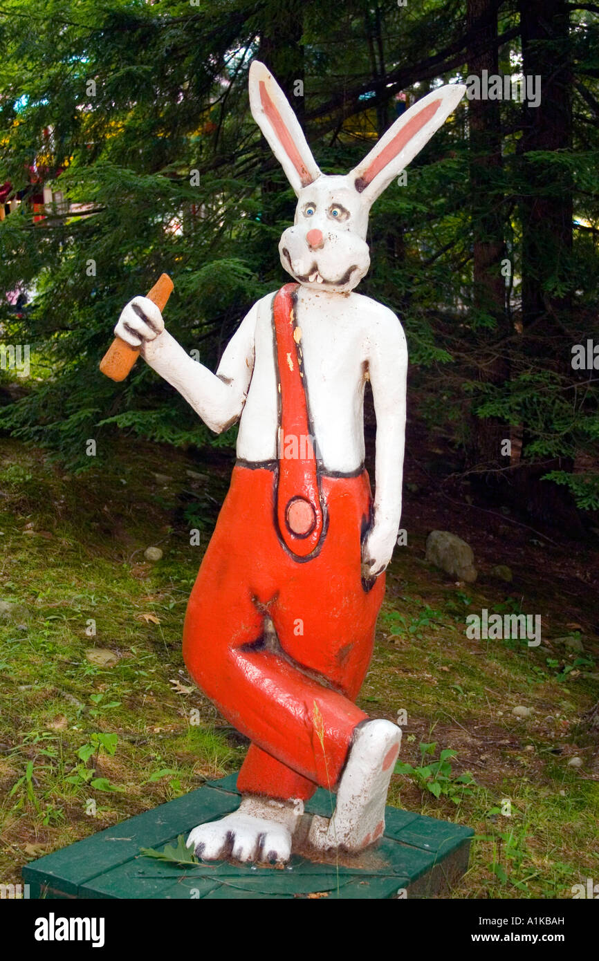 Hasenstatue im Zauberwald ein Märchen unter dem Motto Kinder-Freizeitpark, der 1963 in Lake George New York eröffnet Stockfoto