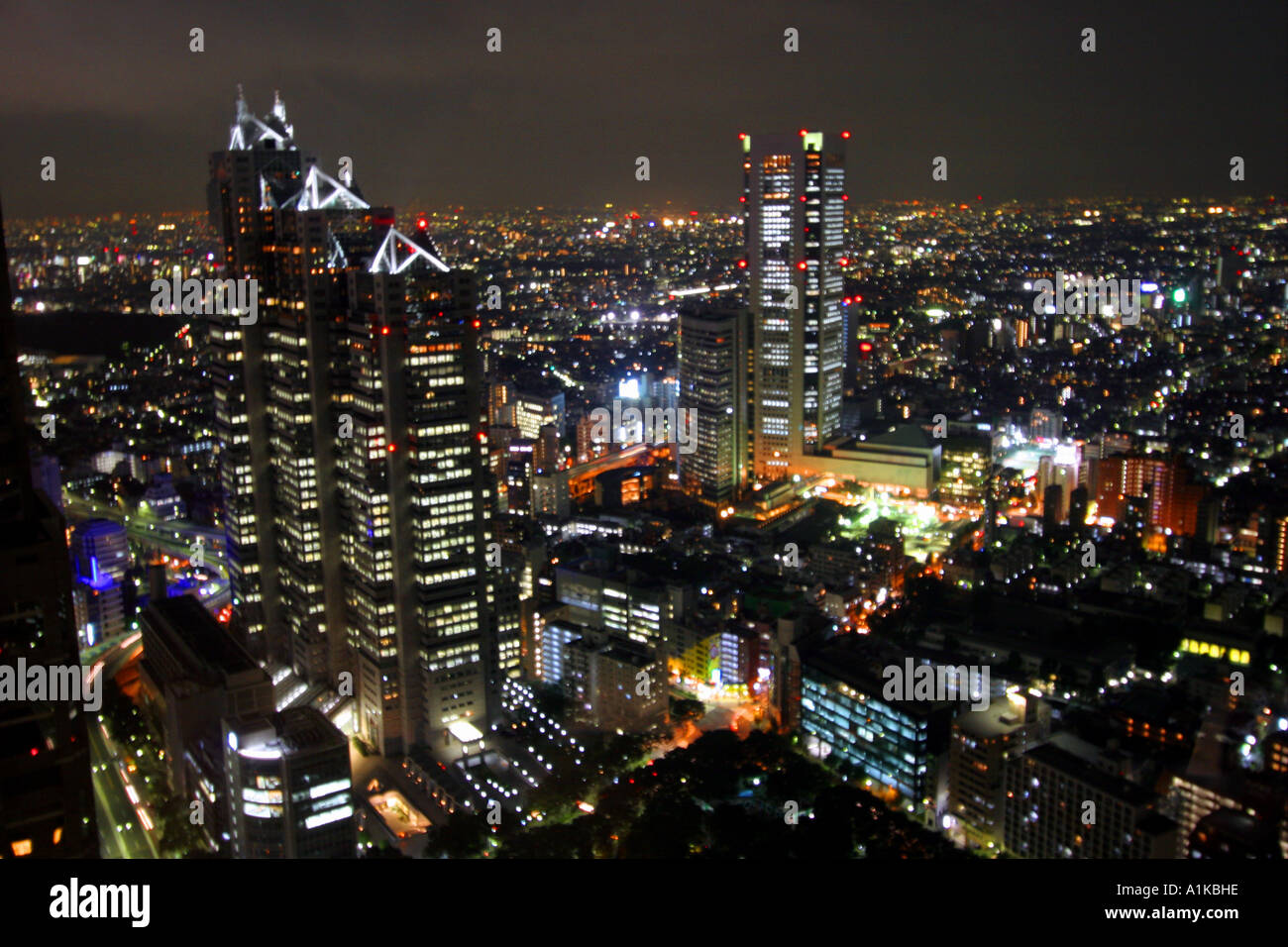Shinjuku-Wolkenkratzer in der Nacht, Tokio Stockfoto