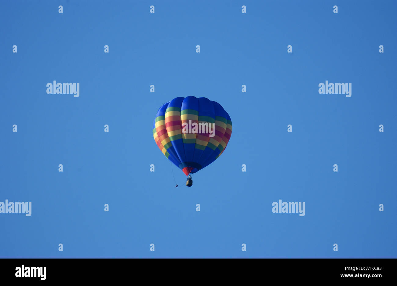 Heißluft-Ballon im Flug Stockfoto