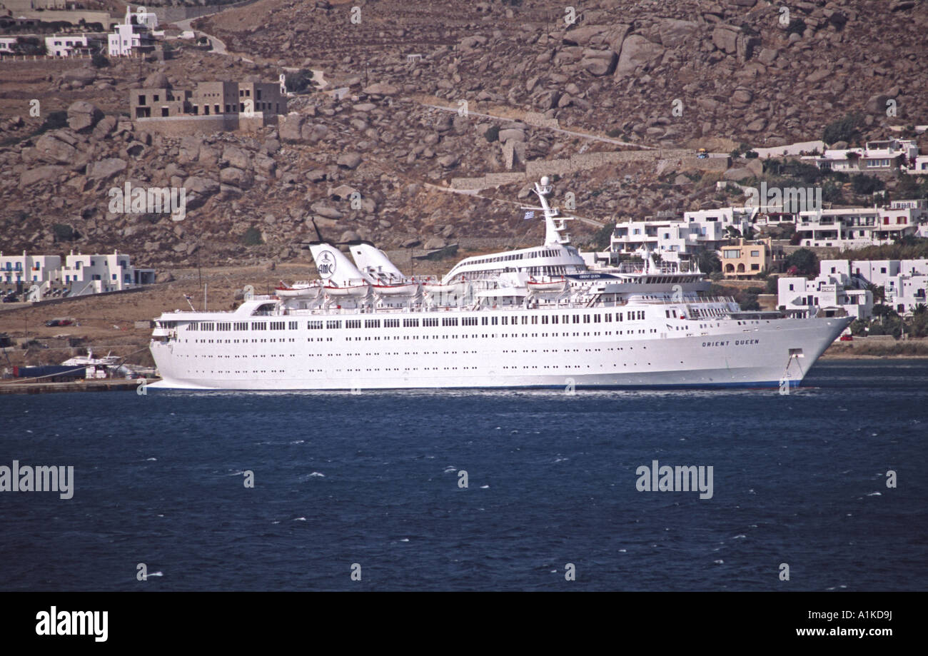 Orient Queen griechisch-zypriotischen Louis Cruise Lines Kreuzfahrtschiff auf Mykonos in der Ägäis. Ex-Starward von NCL. Stockfoto