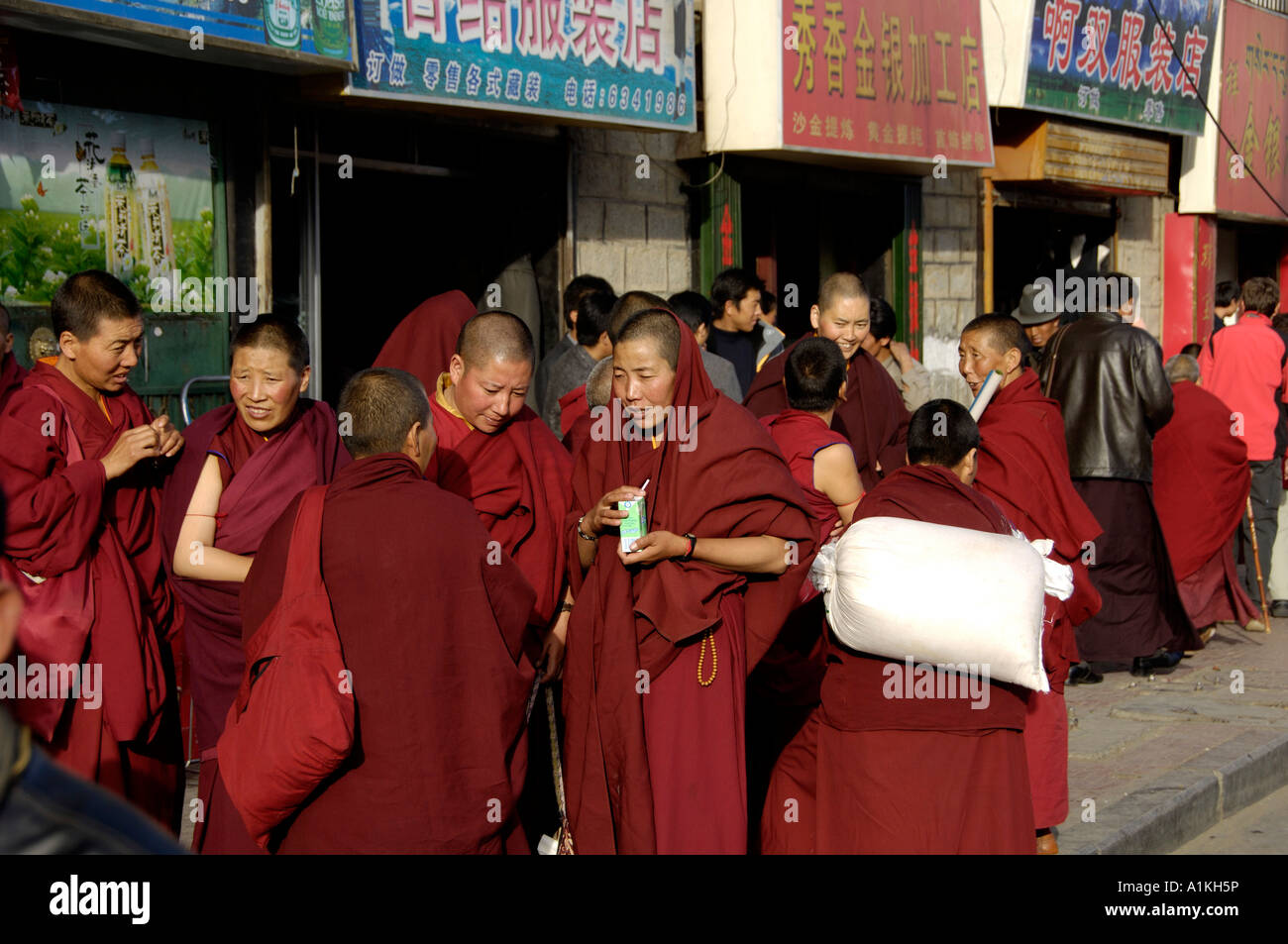 Eine Gruppe von buddhistischen Nonnen in Lhasa Tibet 22. Oktober 2006 Stockfoto
