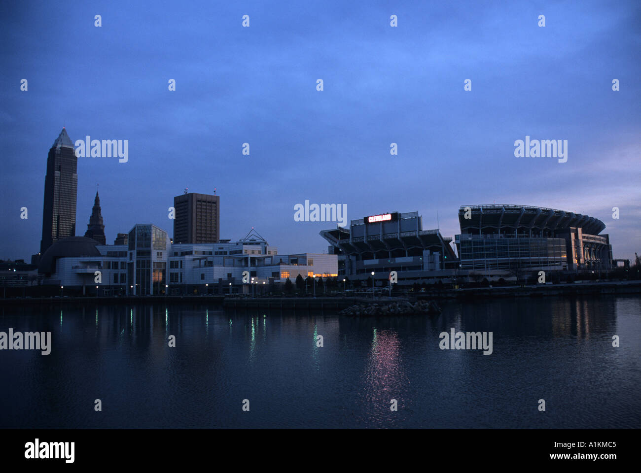 Cleveland Browns Spielfeld Stadion Cleveland Ohio über den Eriesee Stockfoto