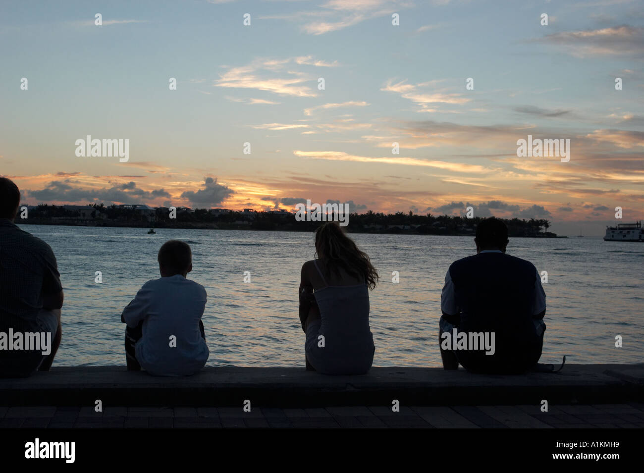 Beobachten den Sonnenuntergang vom Mallory Square in Key West Florida. Stockfoto