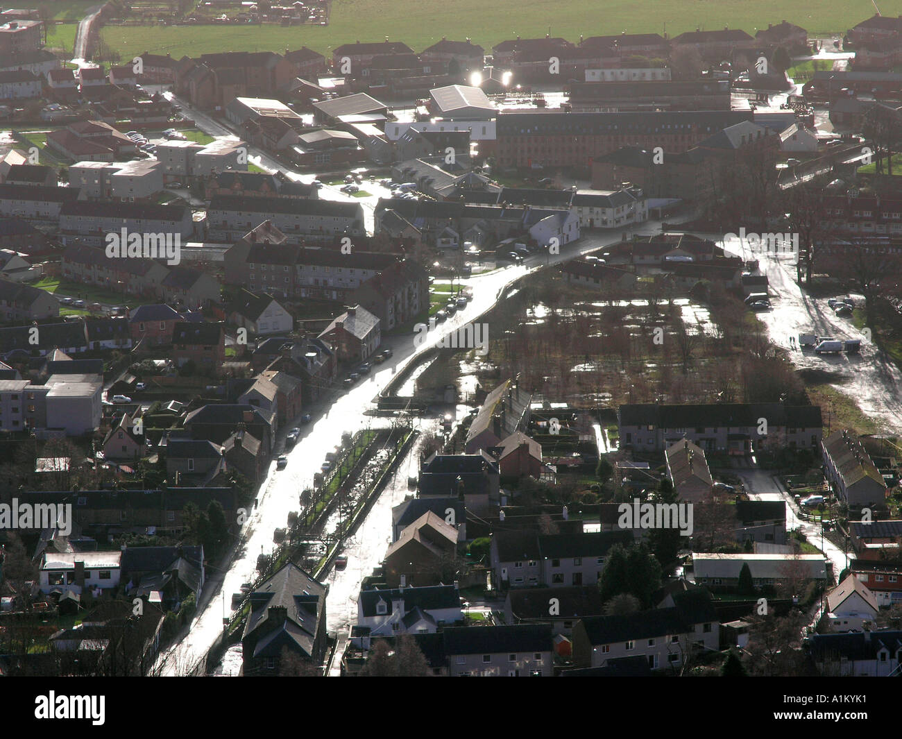 Beleuchtete Straßen im Januar Sonnenschein Tillicoultry Schottland Stockfoto