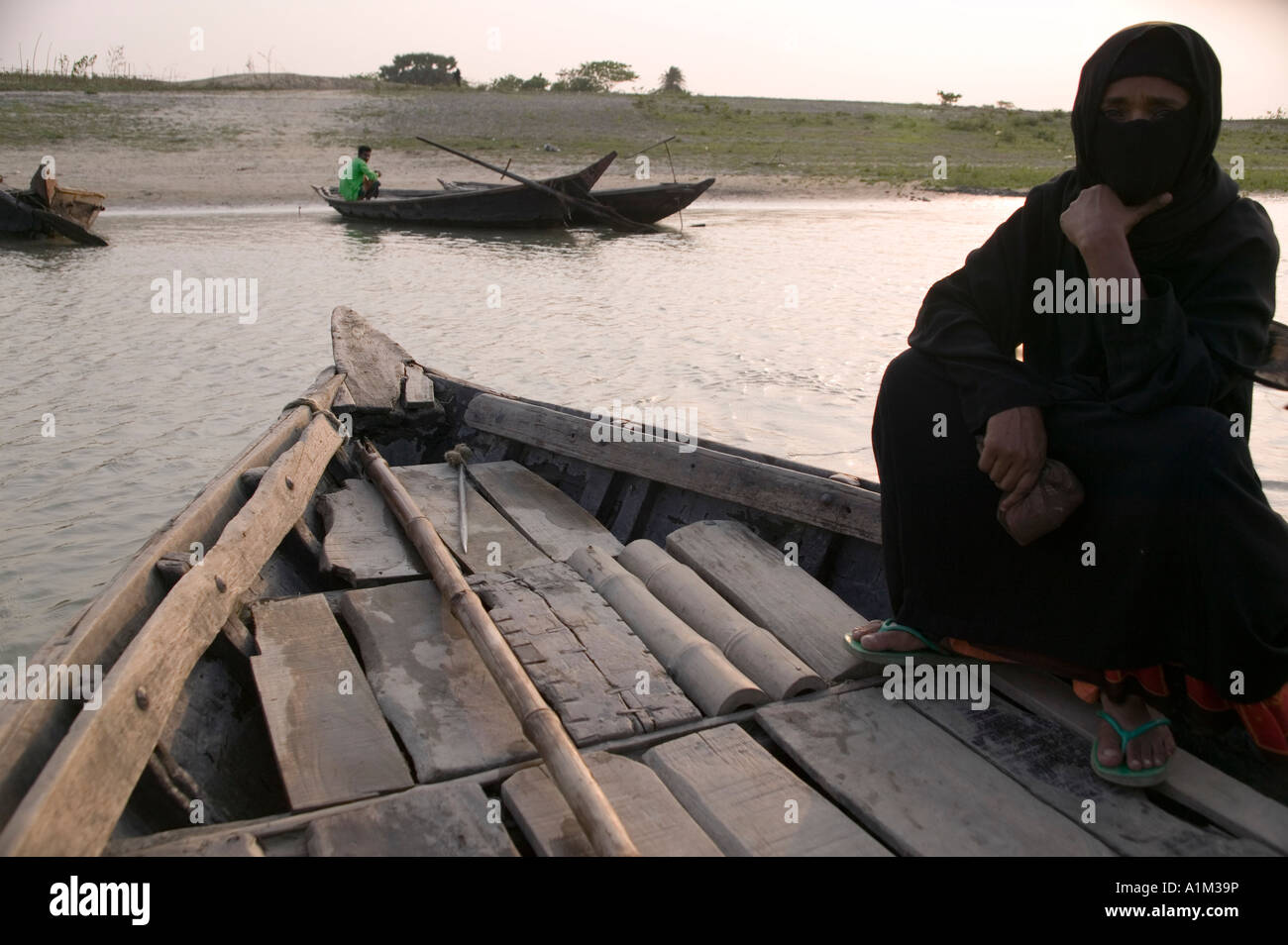 Woman Wearing Burka Chador In Stockfotos und -bilder Kaufen - Alamy