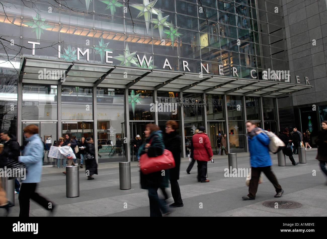 Das Time Warner Center am Columbus Circle dekoriert für Weihnachten Stockfoto