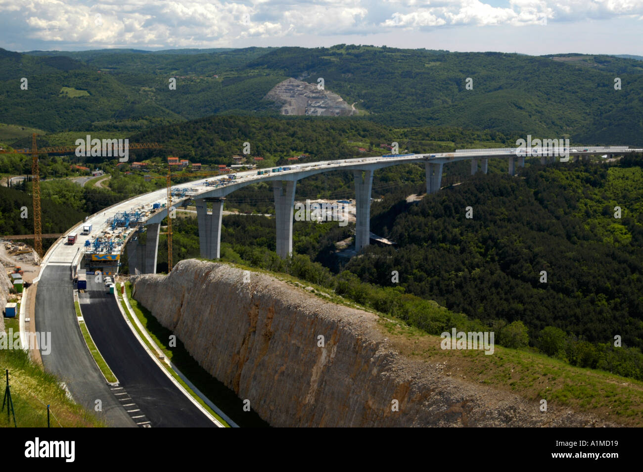 Bau der Autobahnbrücke in Slowenien Stockfoto