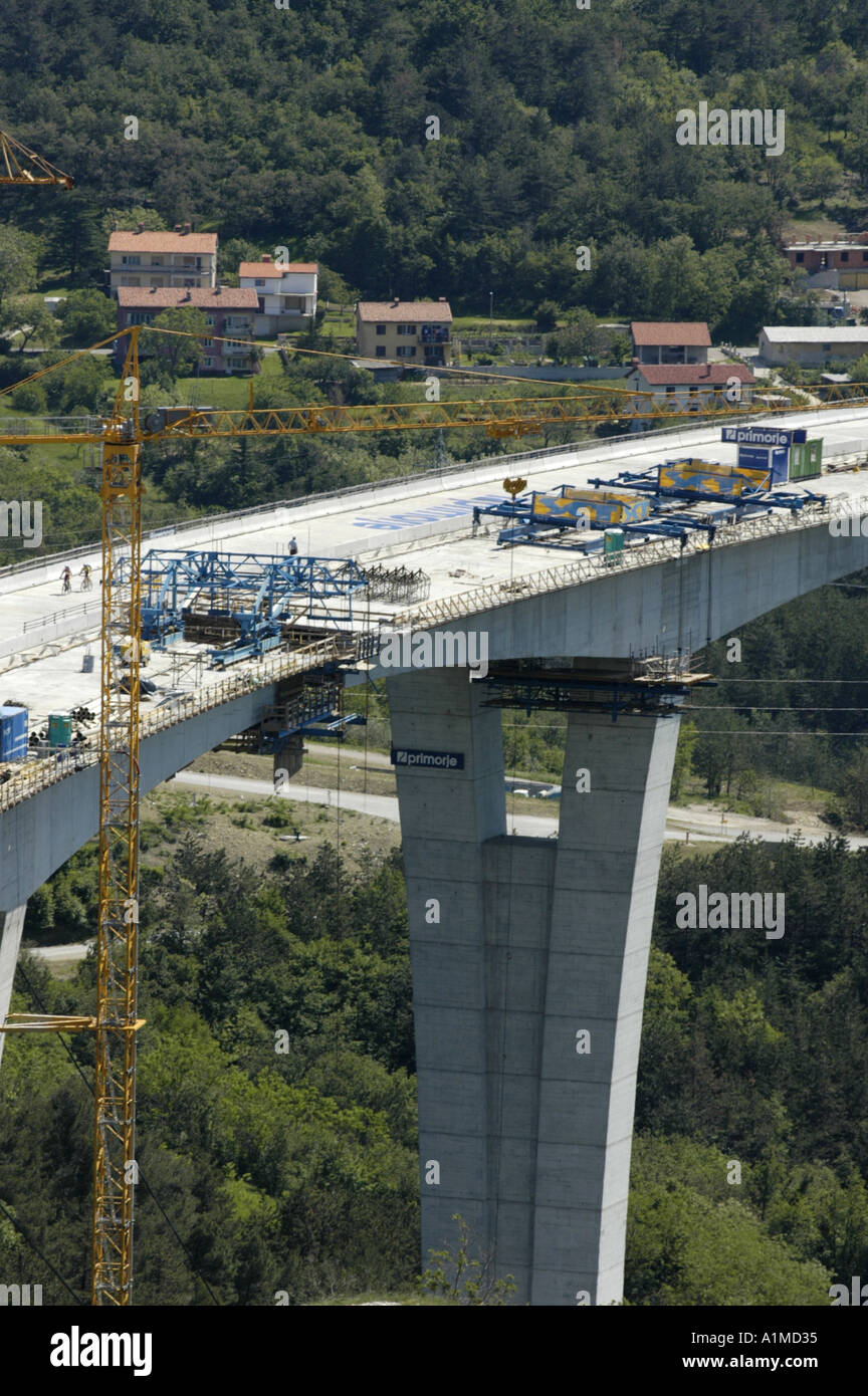Bau der Autobahnbrücke in Slowenien Stockfoto