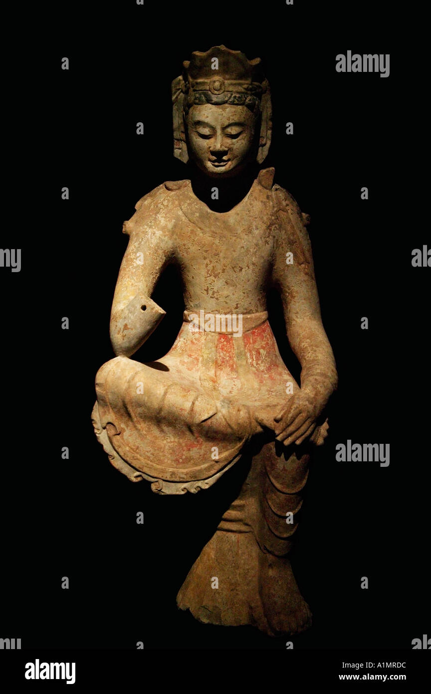 Bodhisattva In Kontemplation vergoldete Stein nördlichen Qi-Dynastie AD 550 577 im Shanghai Museum China angezeigt Stockfoto