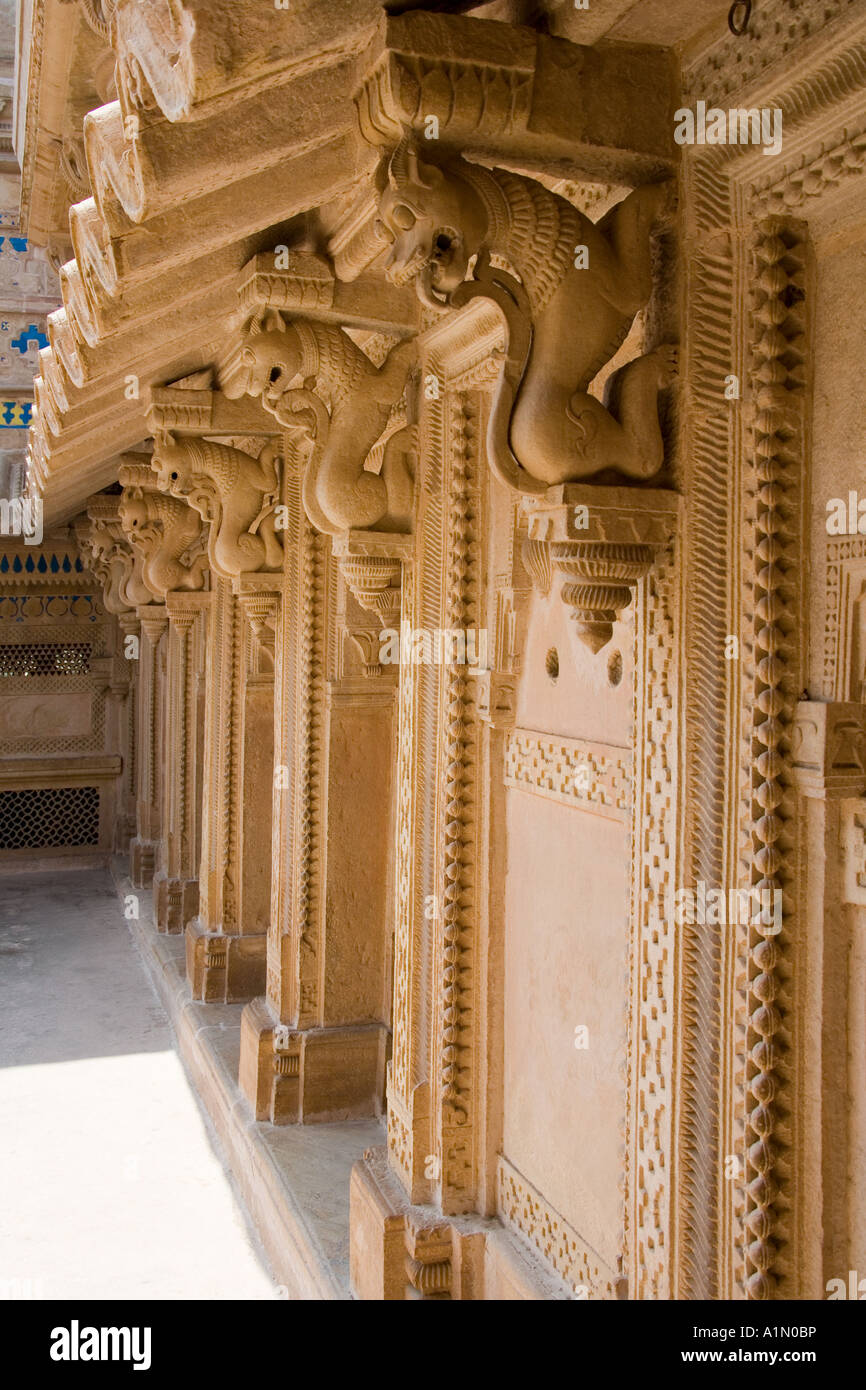 Detaillierten Schnitzereien im Mann Mandir Palace in Gwalior Fort in der Stadt Gwalior in der Region von Madhya Pradesh in Indien Stockfoto