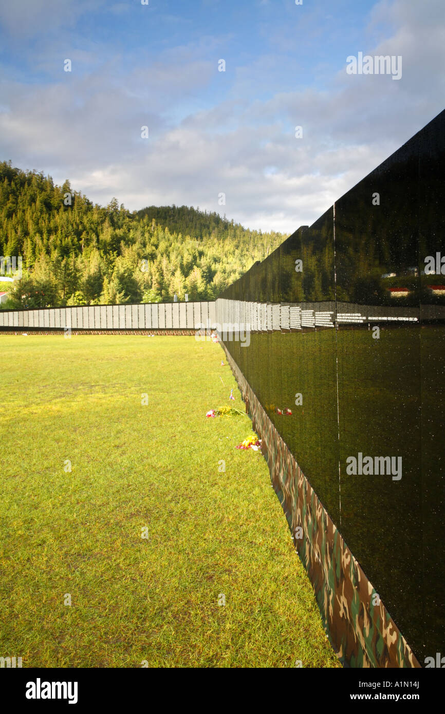 Die Moviing Wand ist eine Reisen eine halbe Größe Version des Vietnam Veterans Memorial Cordova Alaska Stockfoto