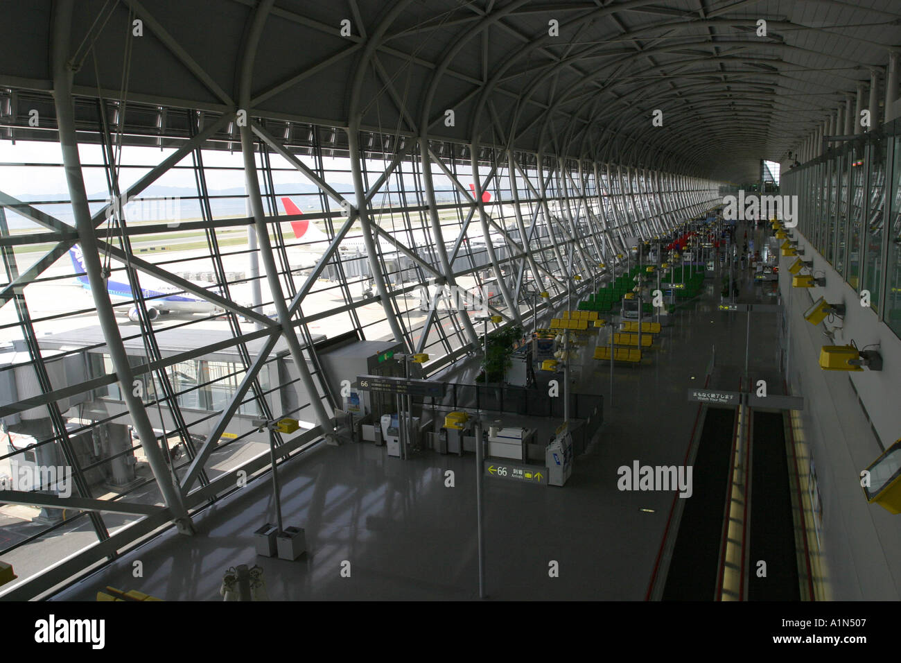 Luftbild von der internationalen AbflugGates am Kansai International