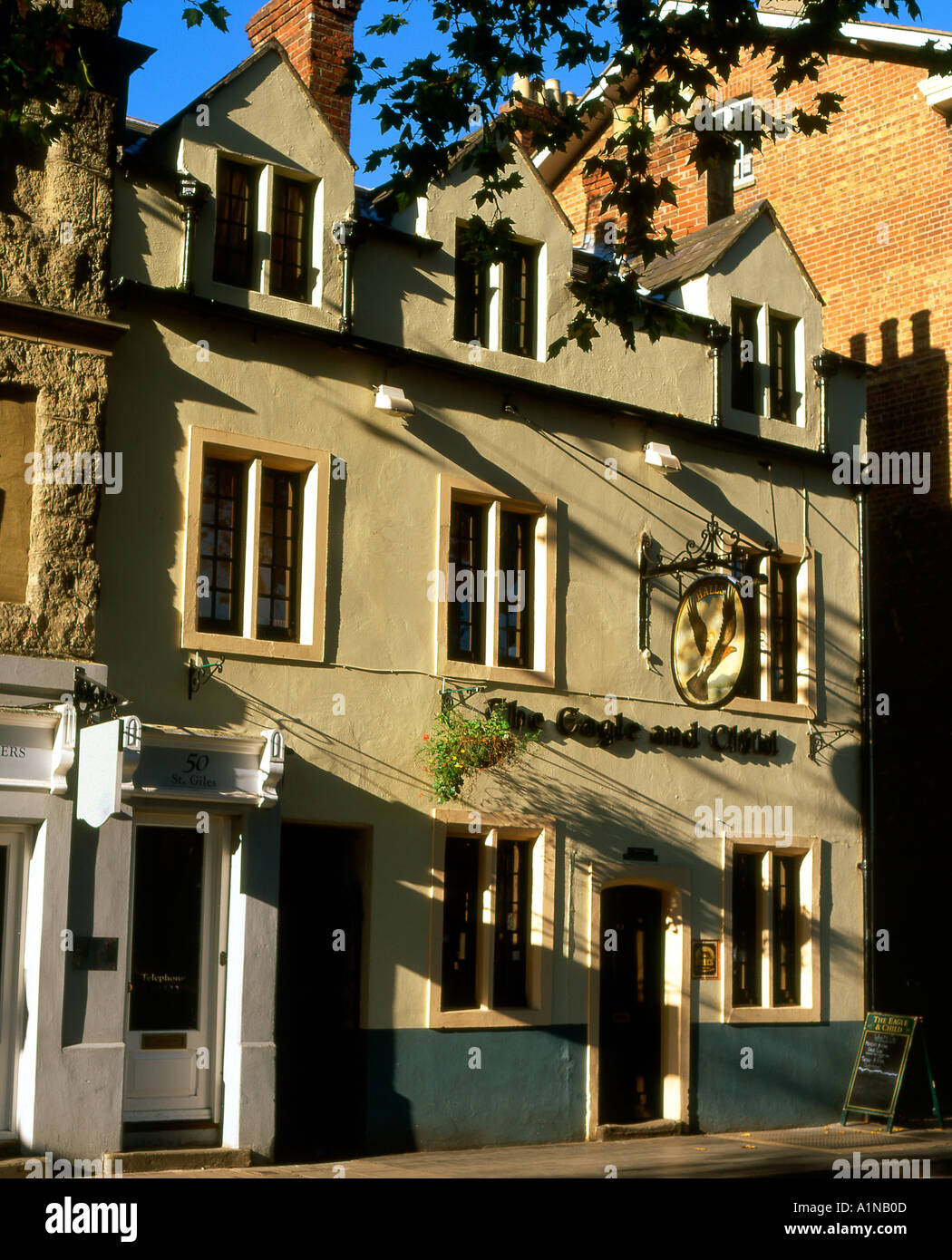 England, Oxford, Adler und Kind Public House St Giles Street Stockfoto