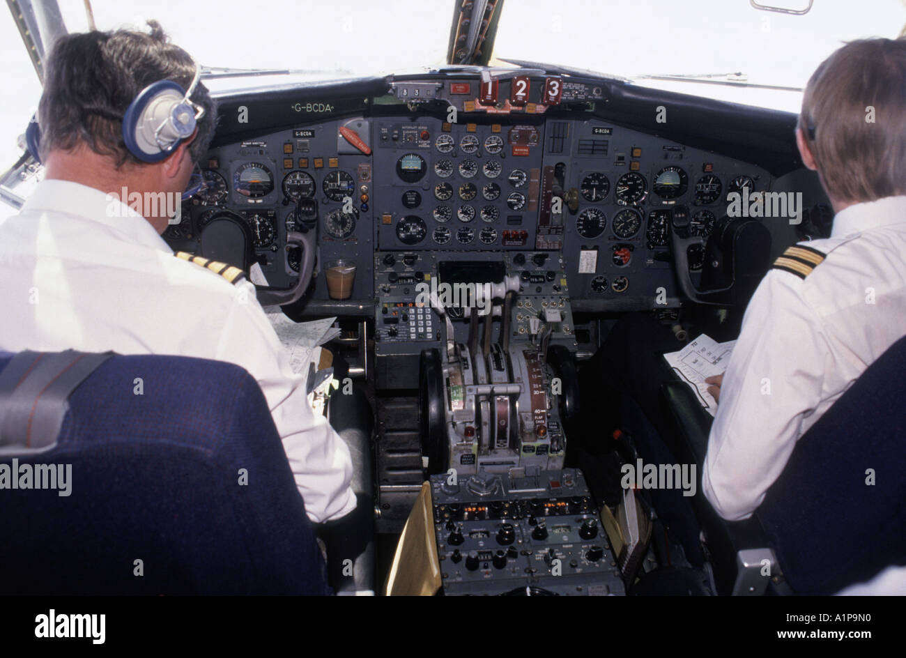 Pilot und co-Pilot auf Flugdeck der Passagier Jet airliner Stockfoto