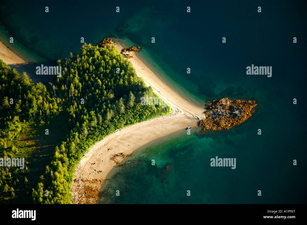 Antenne ein Boot und Person Strandhotel Prinz-William-Sund Chugach National Forest Alaska Stockfoto