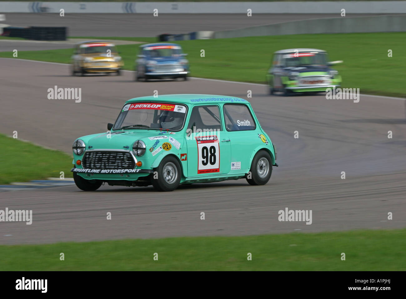 Mini Racing Rennwagen auf einer Rennstrecke Stockfoto