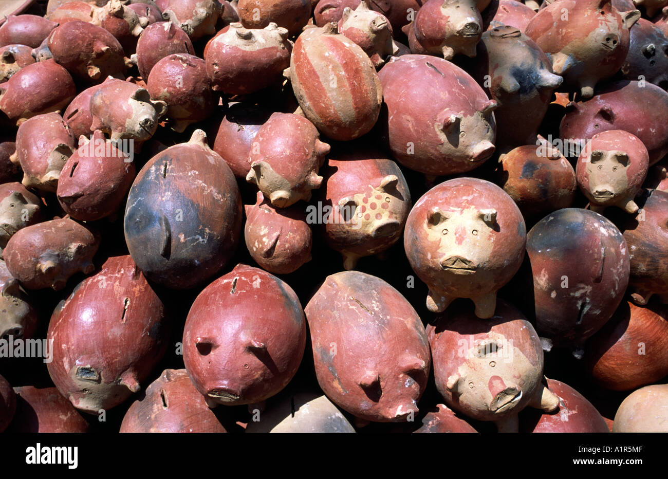 Keramik-Schweine typische Handwerk der nicaraguanischen Stadt Leon in Mittelamerika Stockfoto