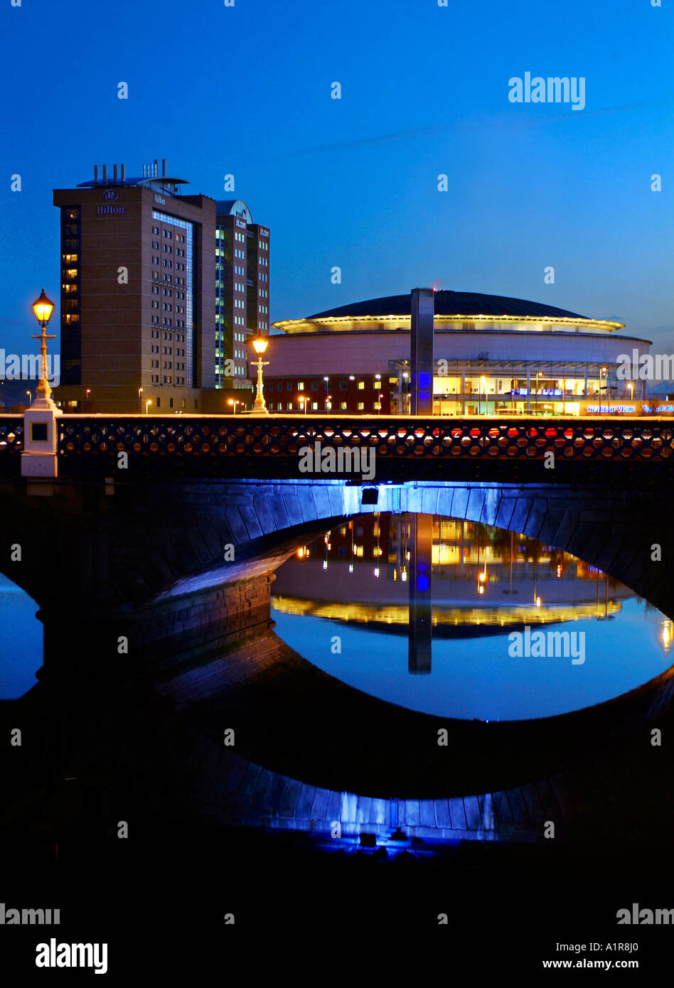Waterfront Hall, Queen es Brücke, Belfast, Nordirland Stockfoto
