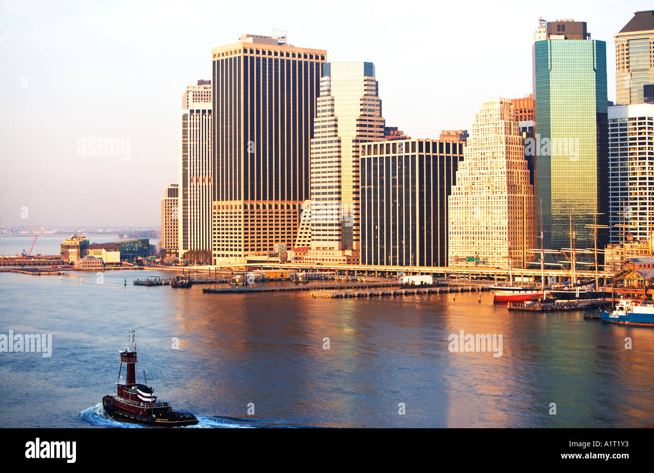 NEW YORK CITY, LOWER MANHATTAN, SCHLEPPER Stockfoto
