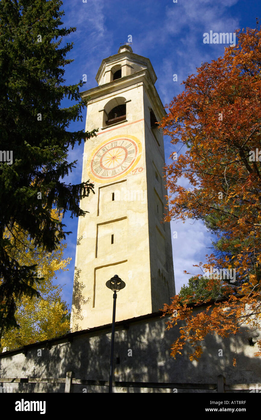 Das Dorf schiefen Turm in St. Moritz, Schweiz Stockfoto