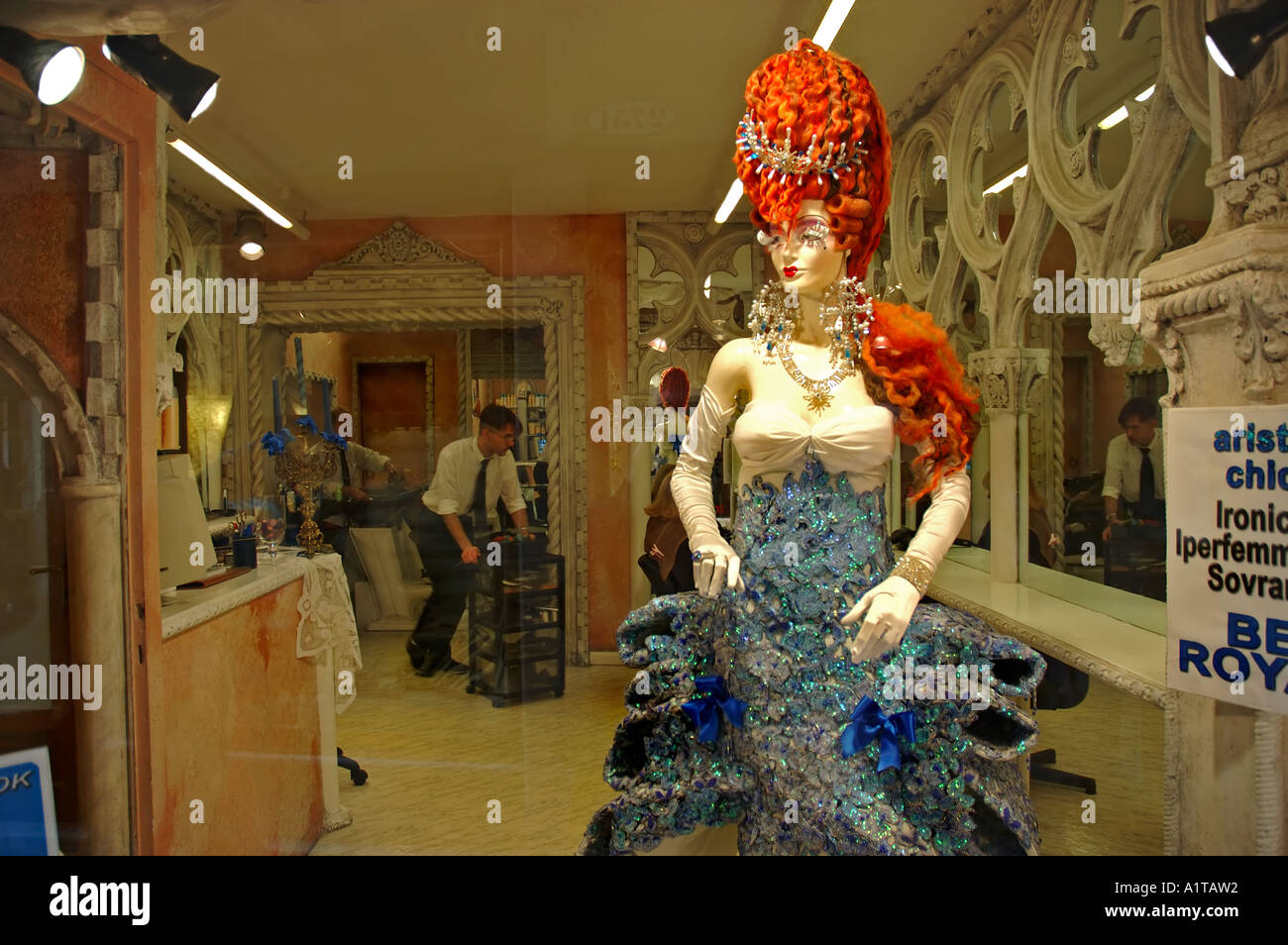 Venedig Italien unerhört ungewöhnlichen "Shop-Schaufenster" im Barbershop Schönheitssalon "Small Business" Stockfoto