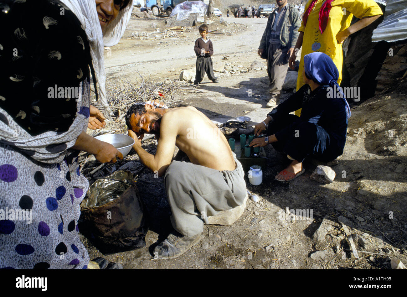 KURDISCHE FLÜCHTLINGE IM LAGER IRAN IRAK GRENZE 1991 Stockfoto