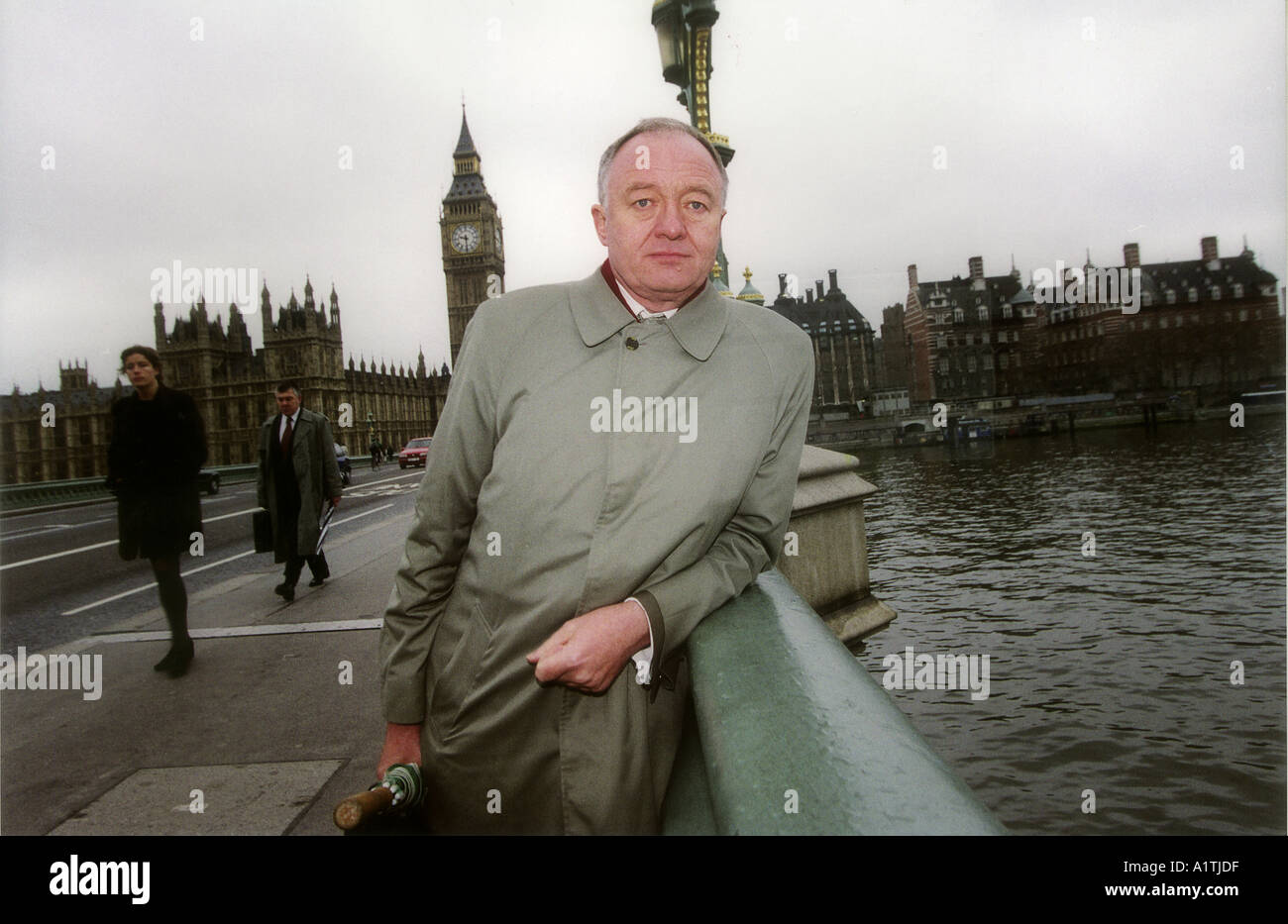 Ken Livingstone Mayor of London vor den Houses of Parliament Stockfoto