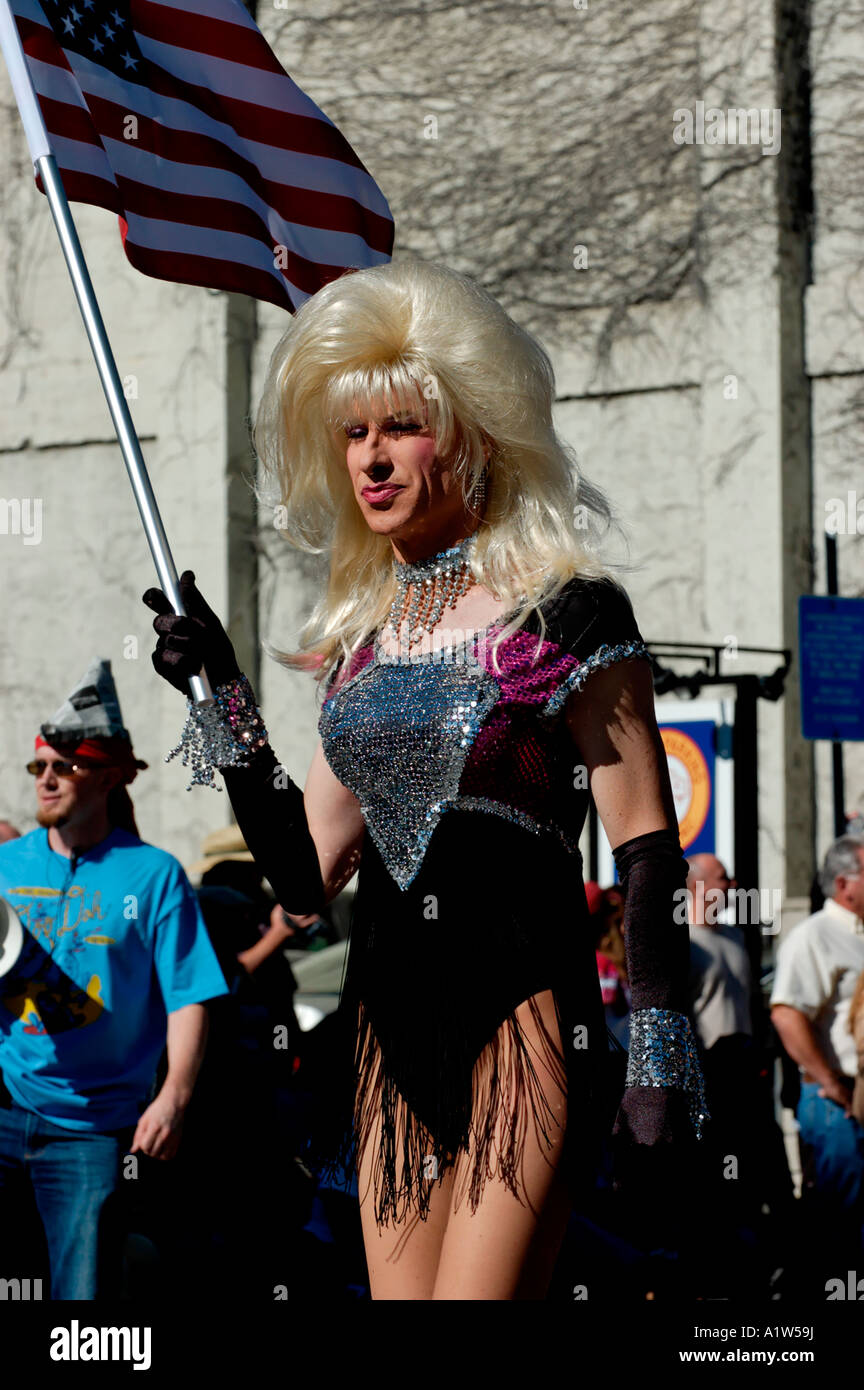 Damenimitator am Doo Dah Parade Pasadena Kalifornien USA Stockfoto