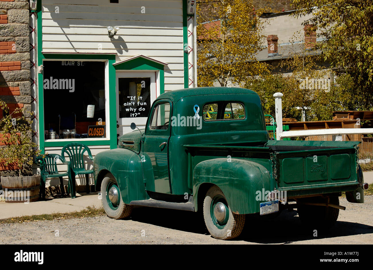 Alten Pickup-Truck geparkt vor dem Restaurant auf Blair Street Silverton Colorado USA Stockfoto