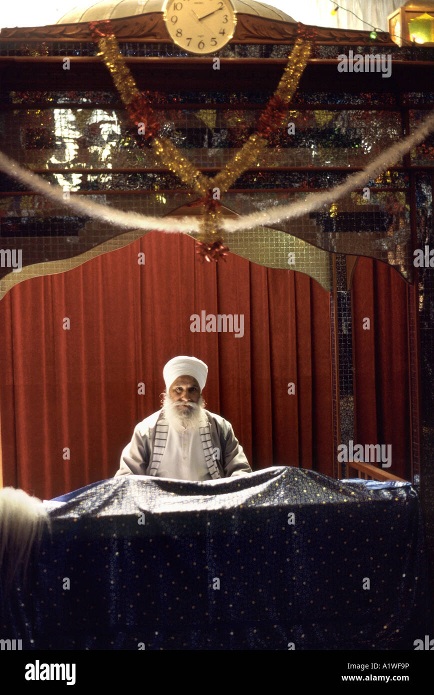 Die heiligen sikh schriften -Fotos und -Bildmaterial in hoher Auflösung – Alamy