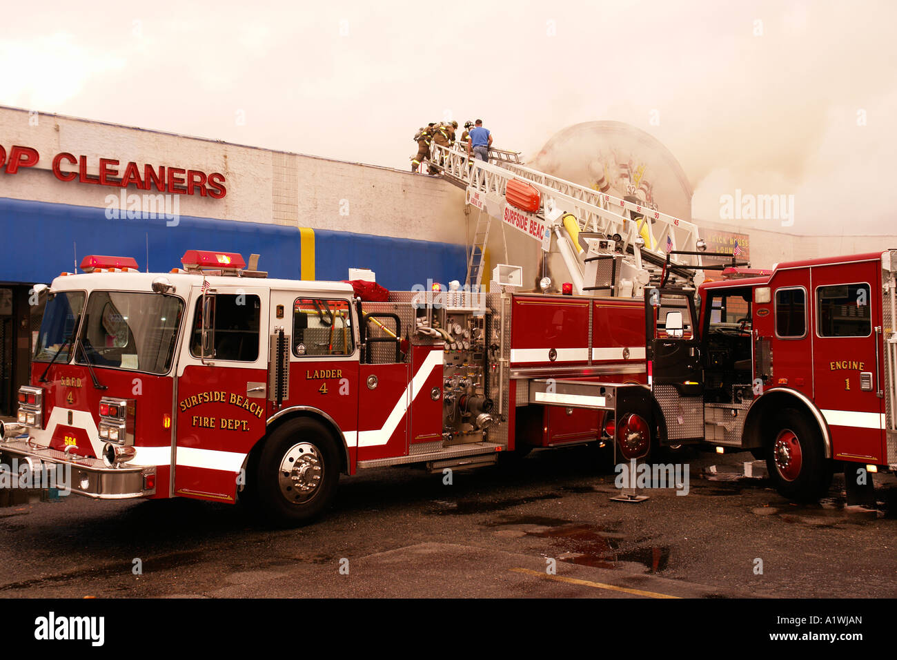 AJD54820, Myrtle Beach, SC, South Carolina, aufbauend auf Feuer, Notfall, Löschfahrzeug Stockfoto