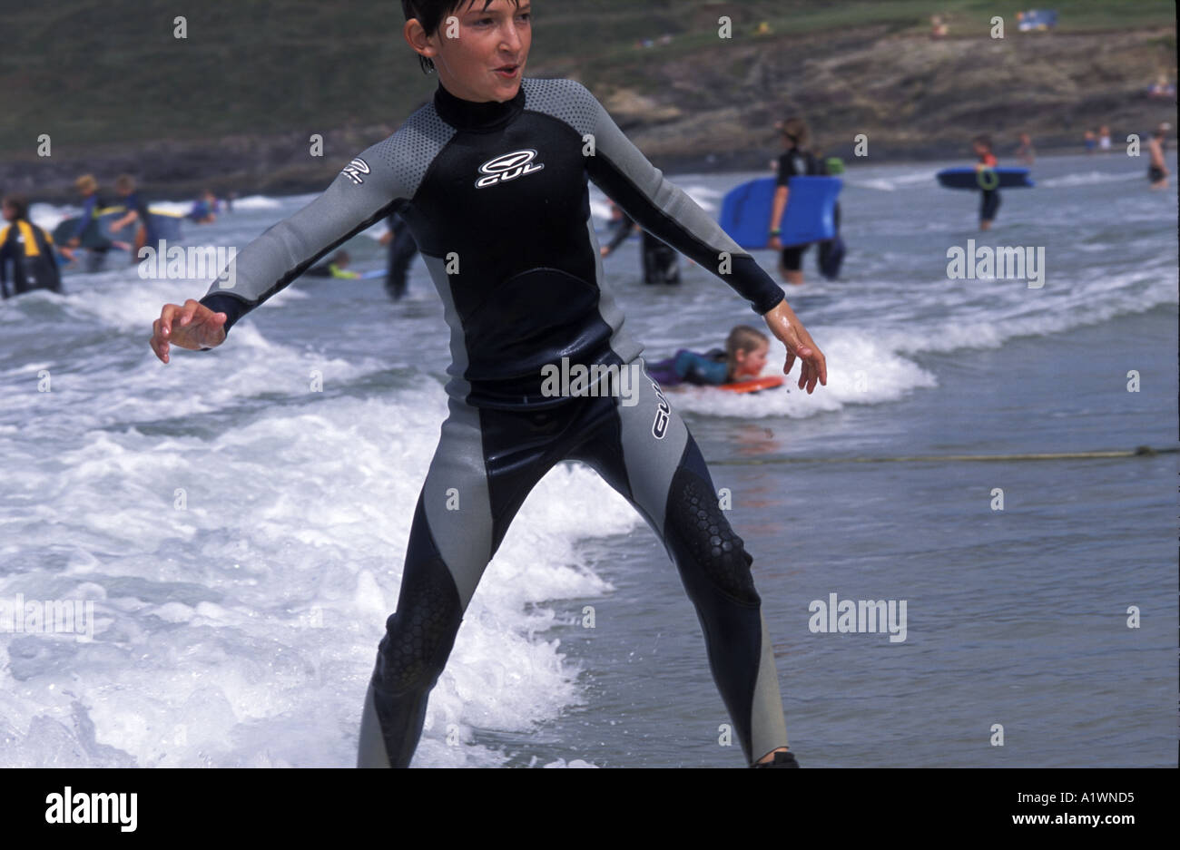 Theo Surfen Polzeath Cornwall Aug 2003 Stockfoto