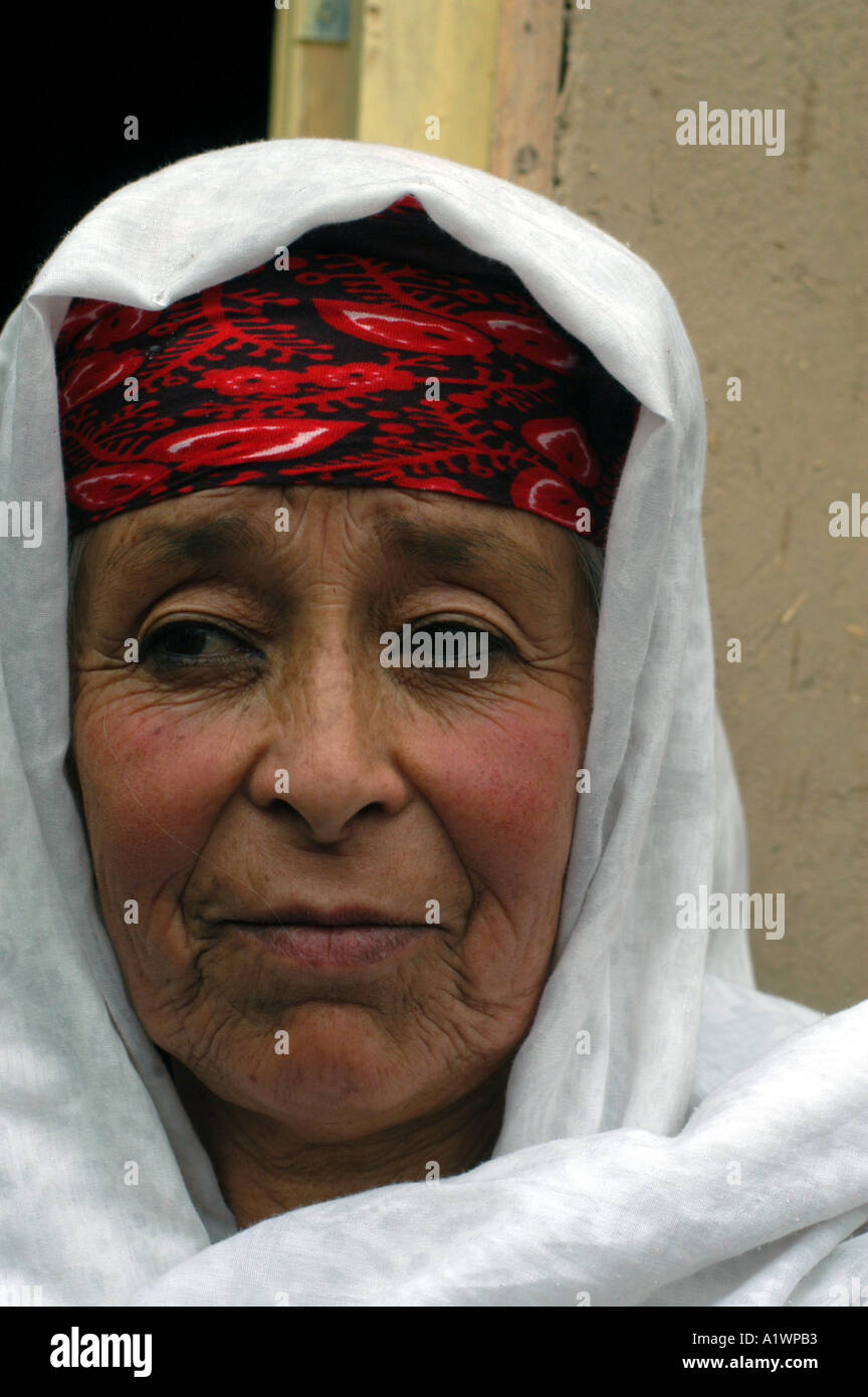 Zamorit, im Alter von 70 Jahren Mutter von sechs. Khuram Wa Sarbagh Samangan Provinz Afghanistans Stockfoto
