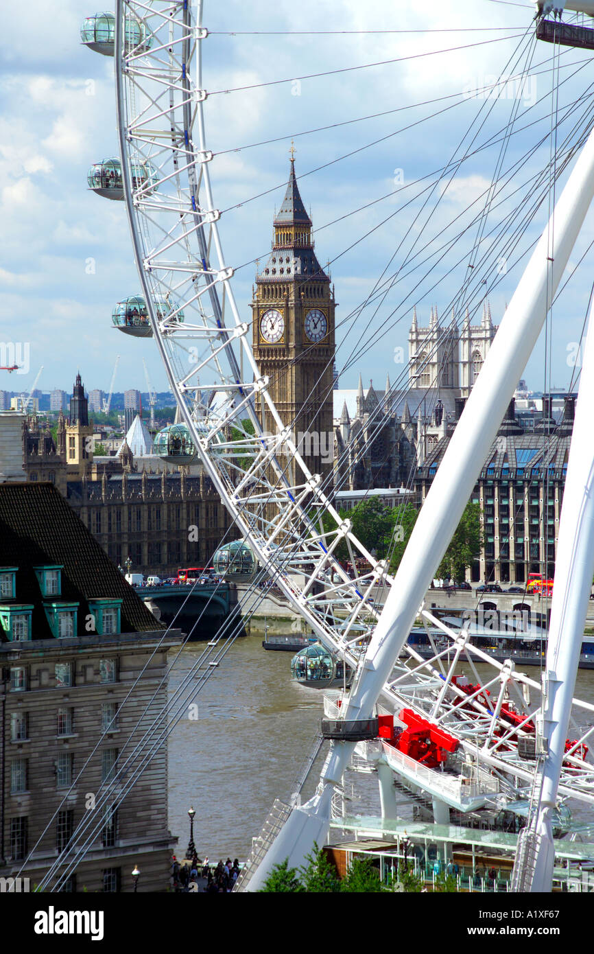 London Eye mit Big Ben Stockfoto