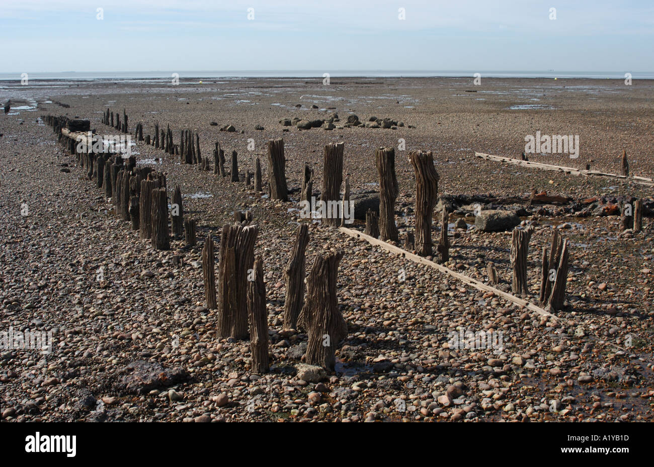 alte Rampe ins Meer für Lauching Boote mit sehr wenig verbleibenden Stockfoto