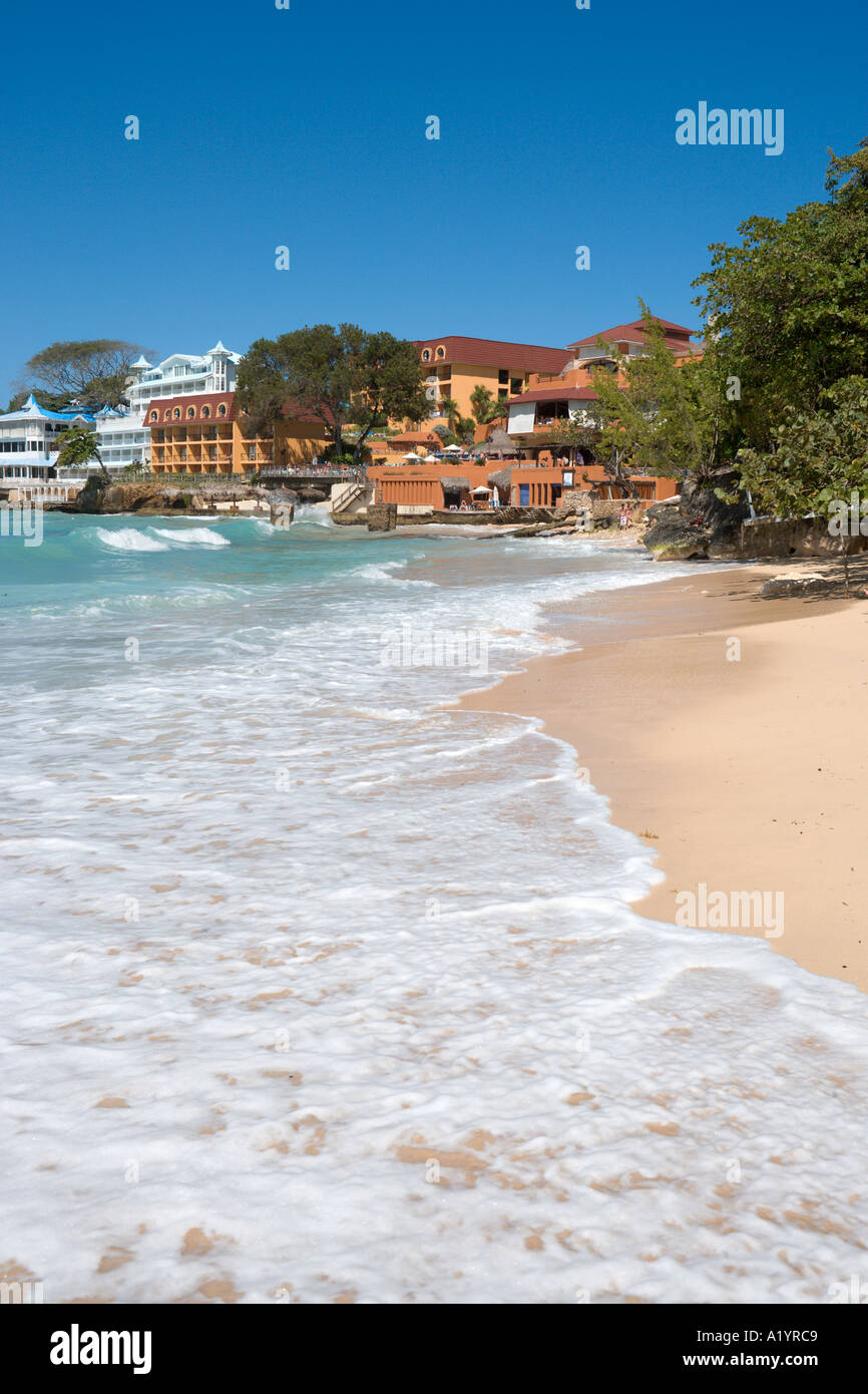 Strand von Sosua Bay Hotel, Sosua, Puerto Plata, Nordküste, Dominikanische Republik Stockfoto