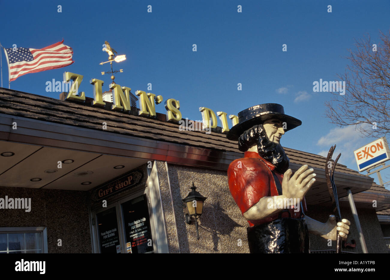 berühmte AMOS riesigen amische Mann Statue früher außerhalb Diner Lancaster PA Pennsylvania Essen Trinken entspannen Entspannung stop Stockfoto