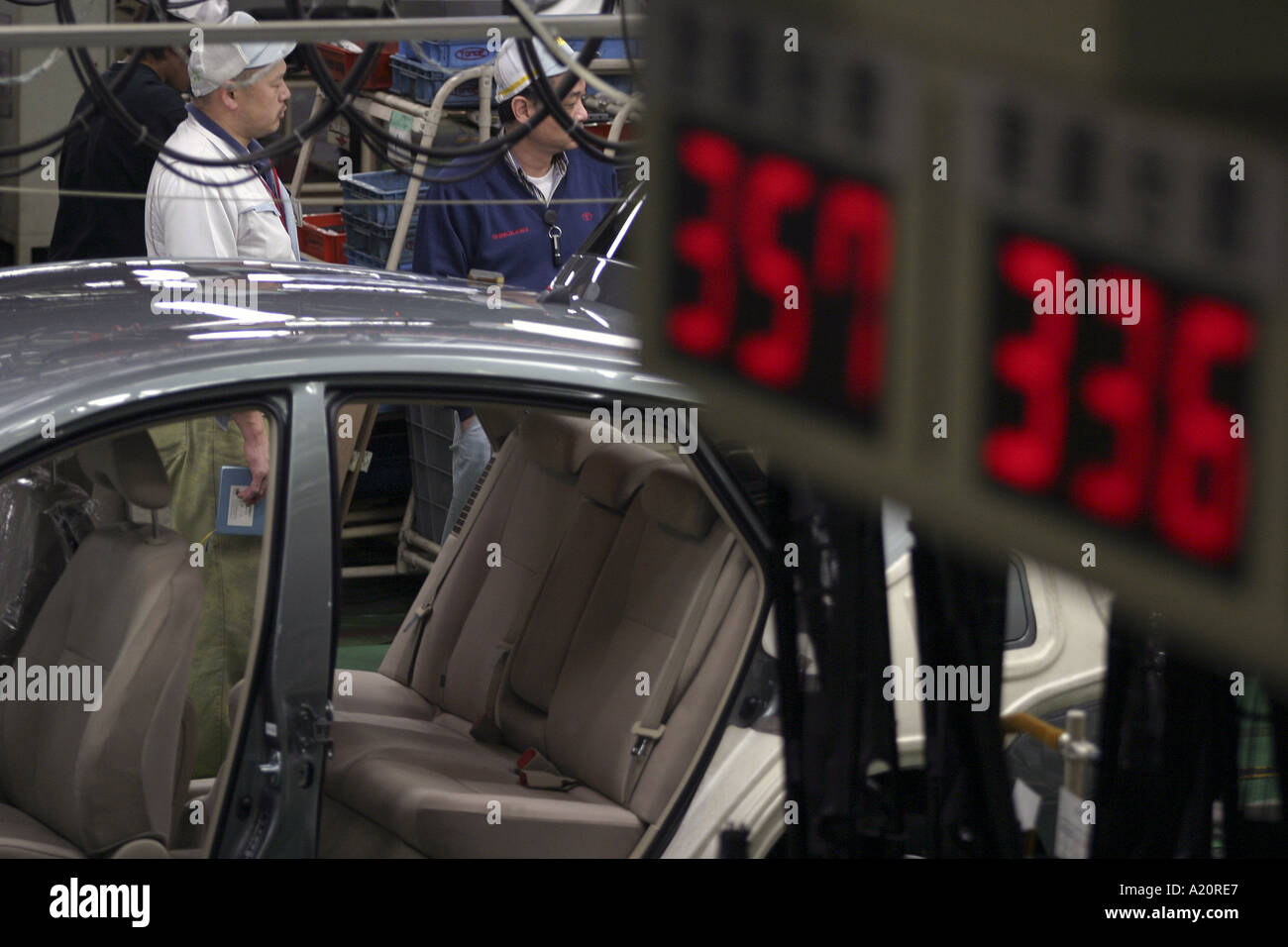 Toyota Prius Hybrid-Auto zusammengebaut in der Produktionslinie im Tsutsumi-Werk in Toyota City, Nagoya, Japan Stockfoto