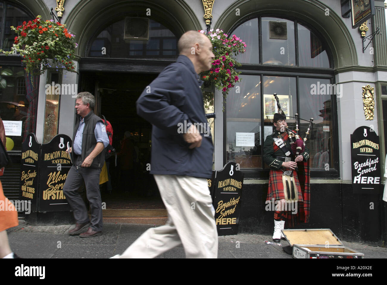 Royal Mile in Edinburgh internationales Kunstfestival. Edinburgh, Schottland. Stockfoto