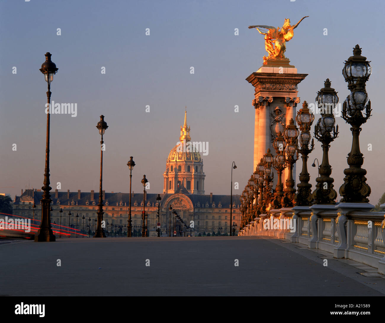 Grand Palais und Petit Palais mit Alexandre III Brücke Frankreich Paris G Neuss Stockfoto