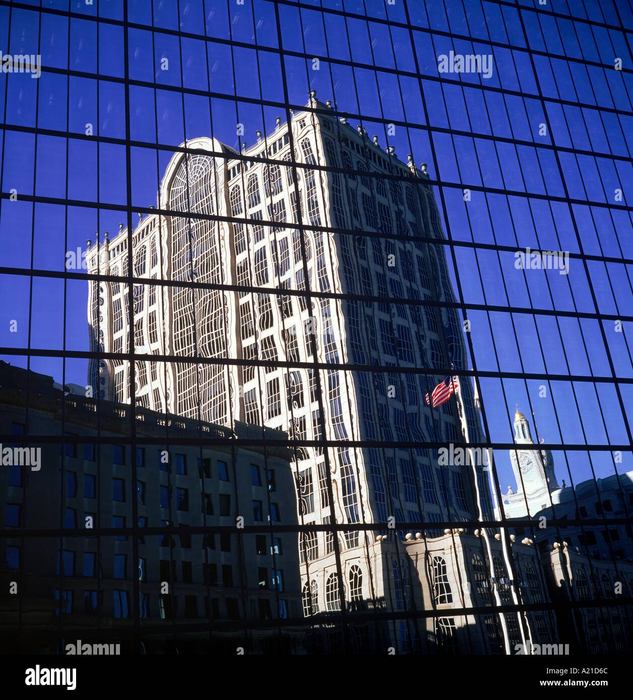 Reflexionen von 500 Boylston im modernen Glasbau in Boston Massachusetts New England USA R Rainford Stockfoto