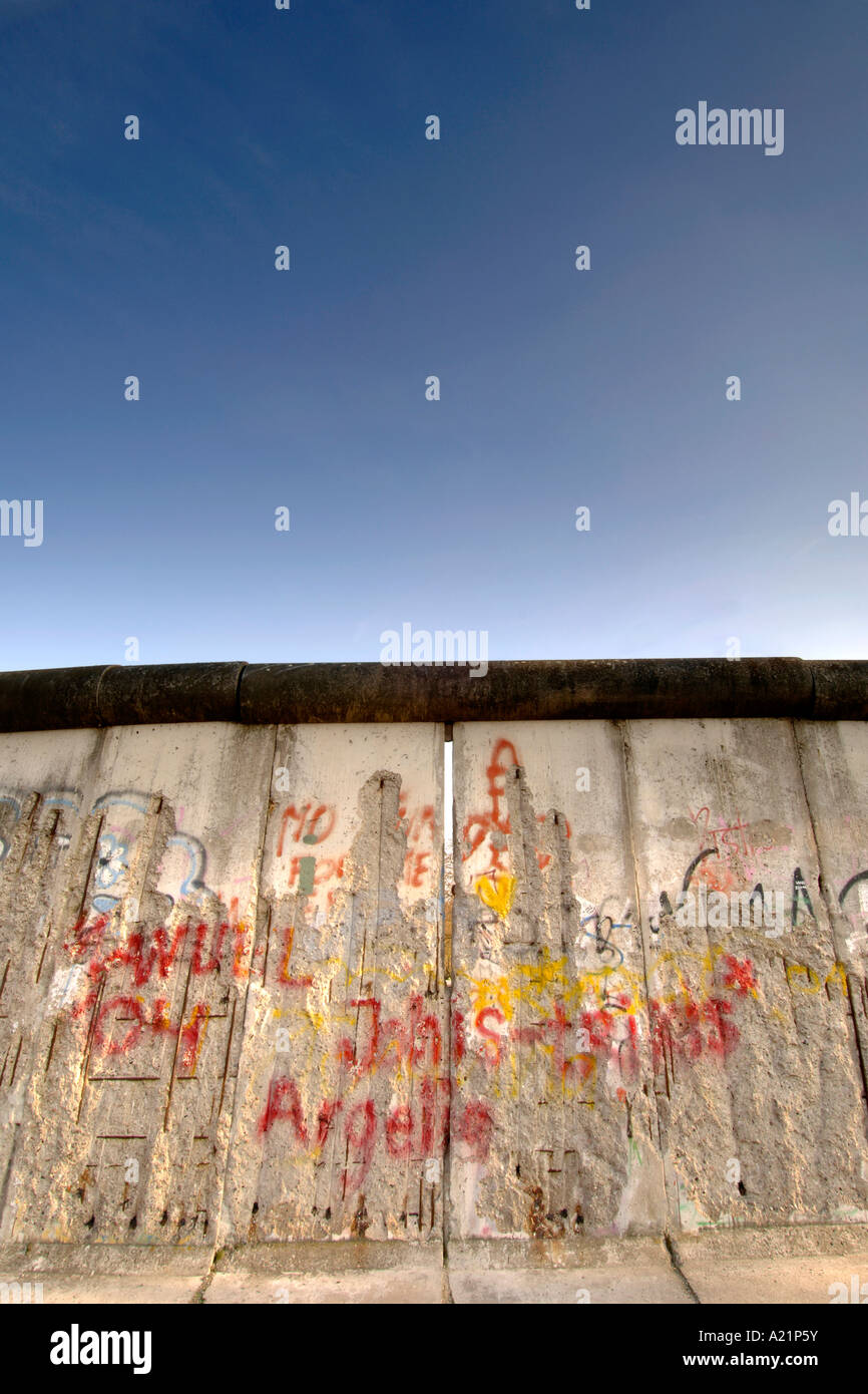 Die Berliner Mauer entlang der Bernauer Straße in Ost-Berlin Deutschland. Stockfoto
