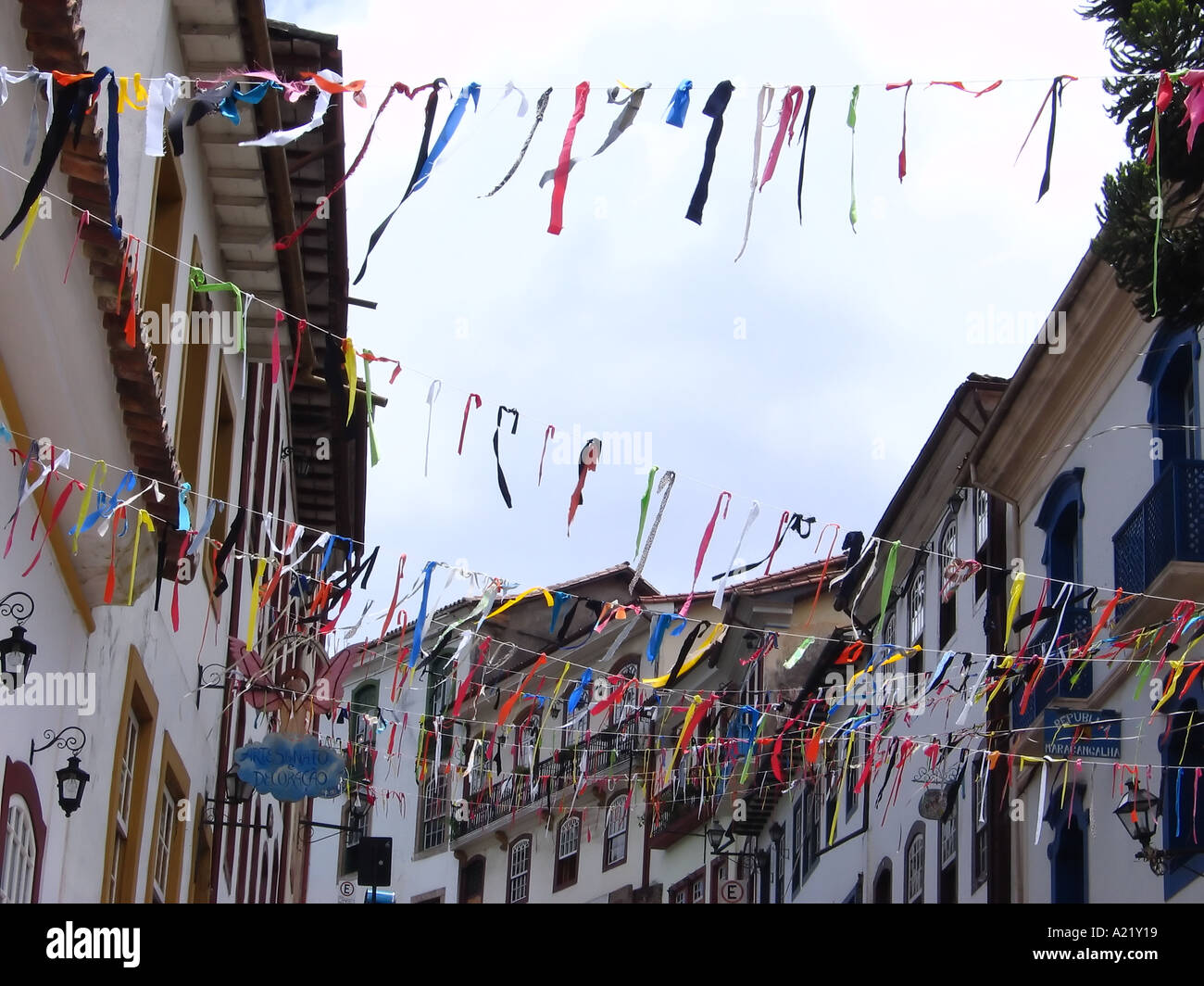 Flaggen auf der Straße während des Karnevals, Ouro Preto, Minas Gerais, Brasilien Stockfoto