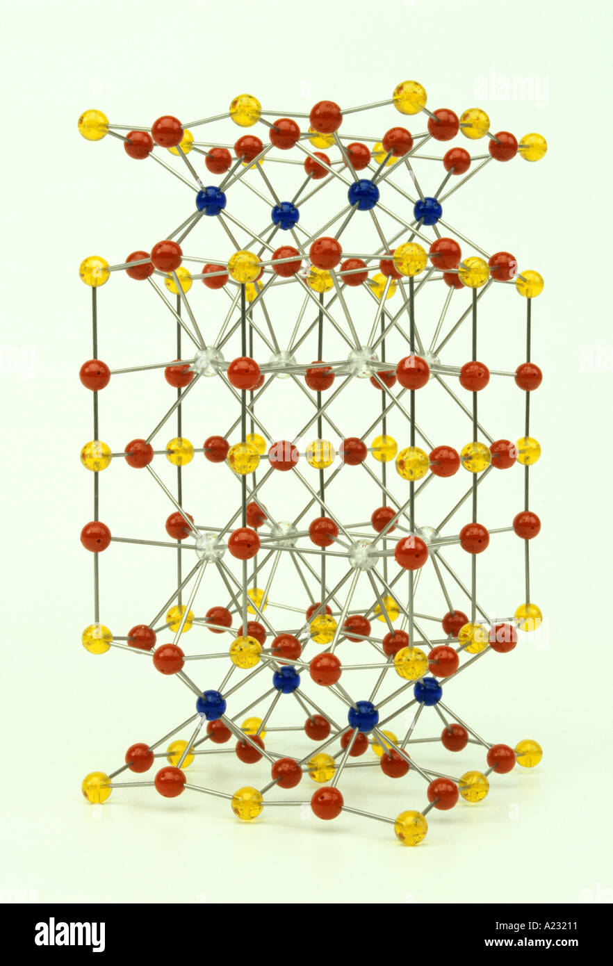 Molekülmodell ein Supraleiter Yttrium-Barium-Kupfer-Oxid YBa2Cu3O7 Stockfoto