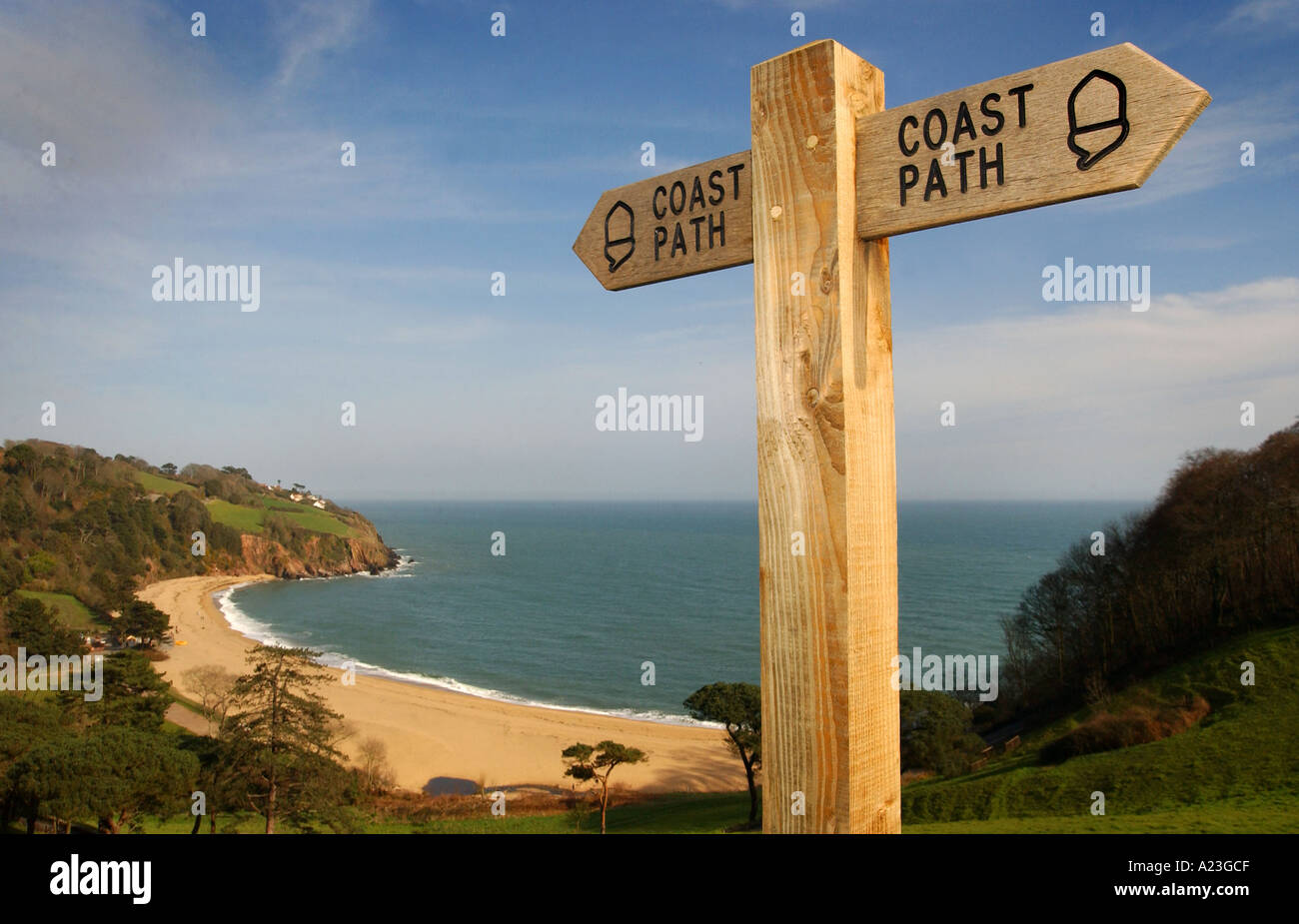 Ein Coastpath Schild auf der UNESCO-Welterbe an der Südküste von devon Stockfoto